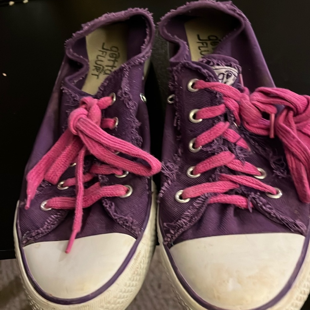Size 9 purple gotta flirt shoes